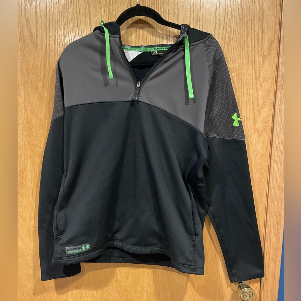 UNDER ARMOUR 1/4 zip hoodie, size L